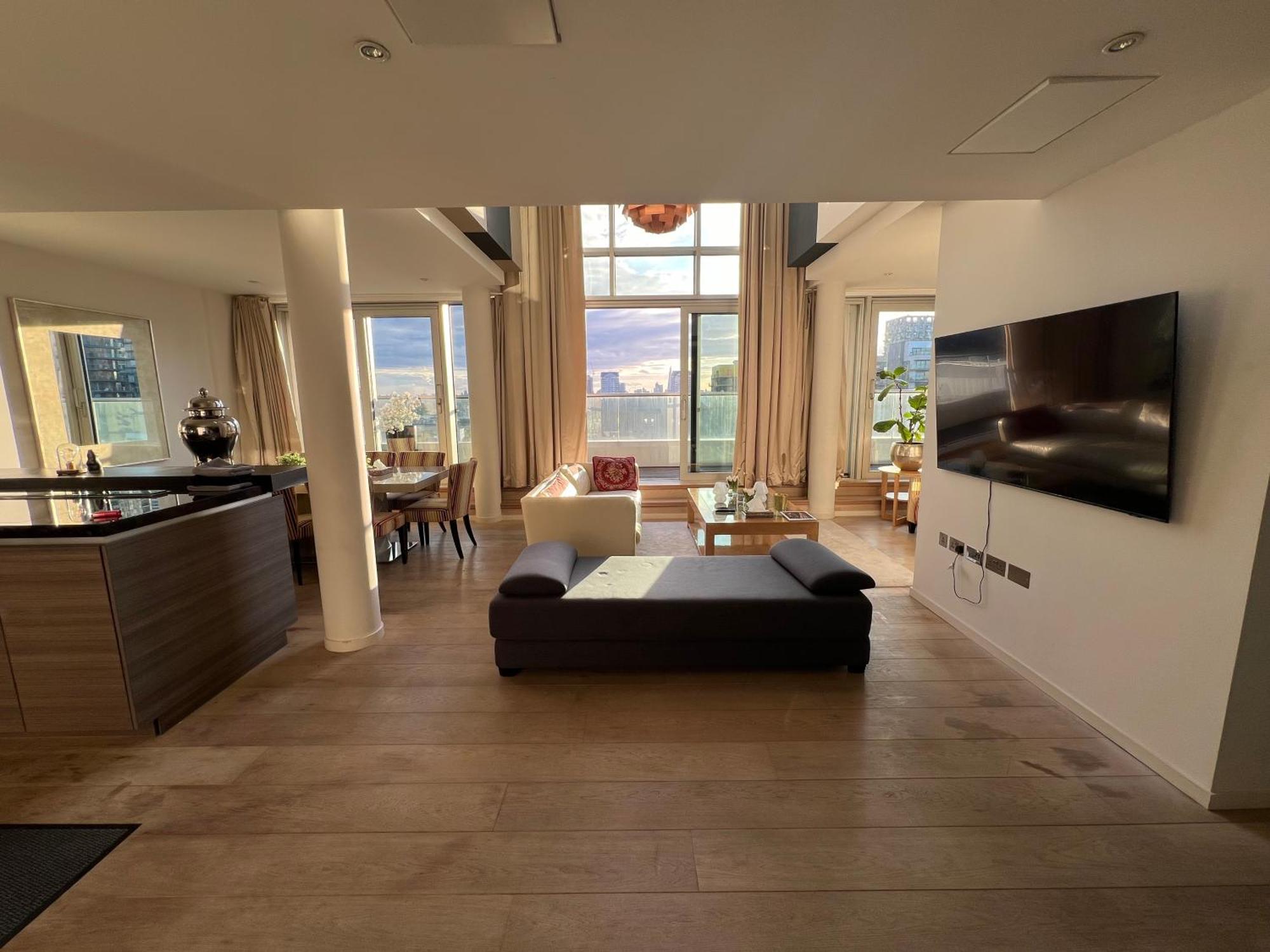 Penthouse In Canary Wharf Apartment *