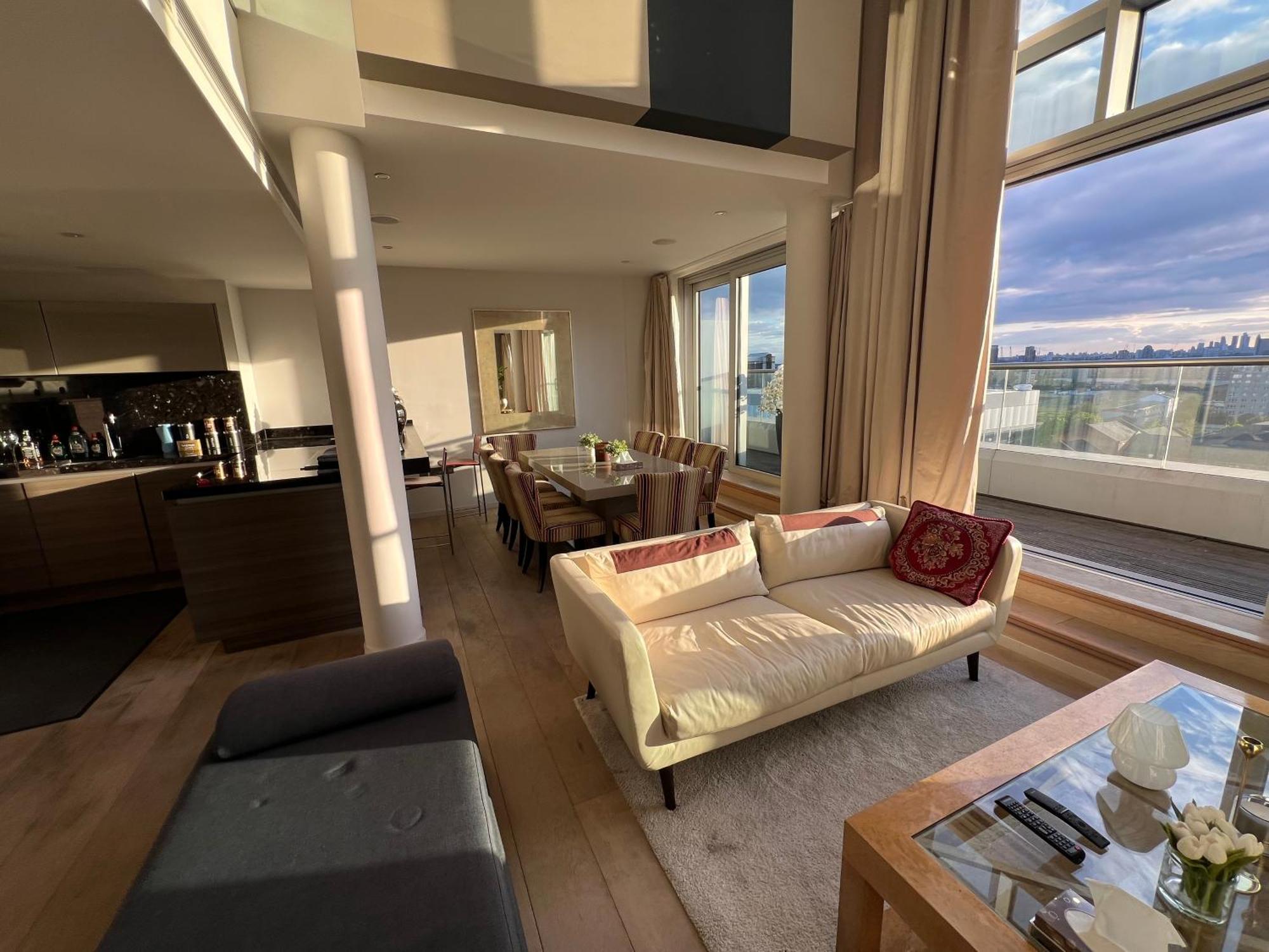 Penthouse In Canary Wharf Apartment London
